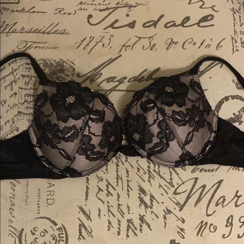 Black Victoria secret bra 34D